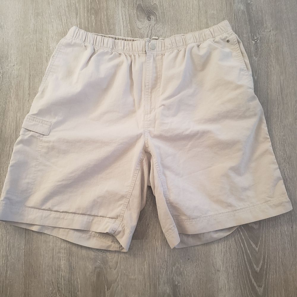 Columbia Sportswear Cargo Shorts Mens XL 32" Khaki Tan Outdoor Hiking Pockets